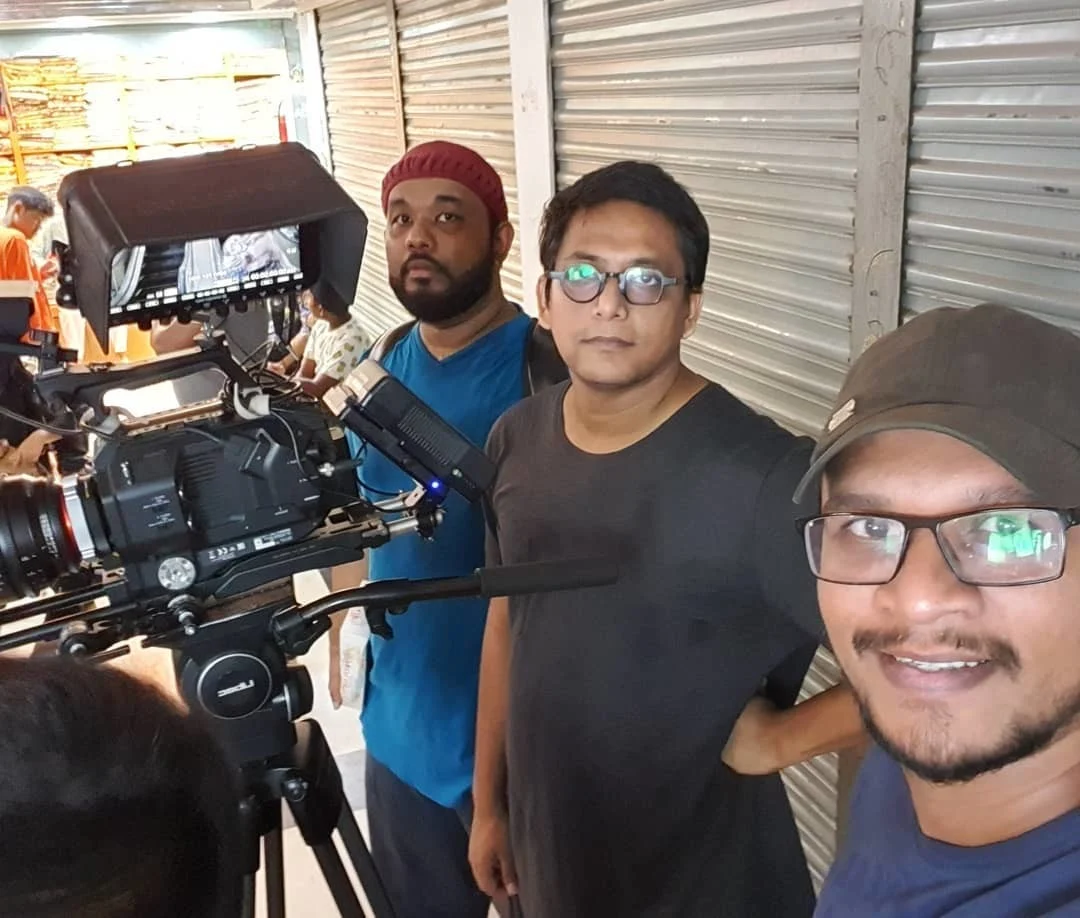 The Dustbin Connection — camera crew behind the scenes